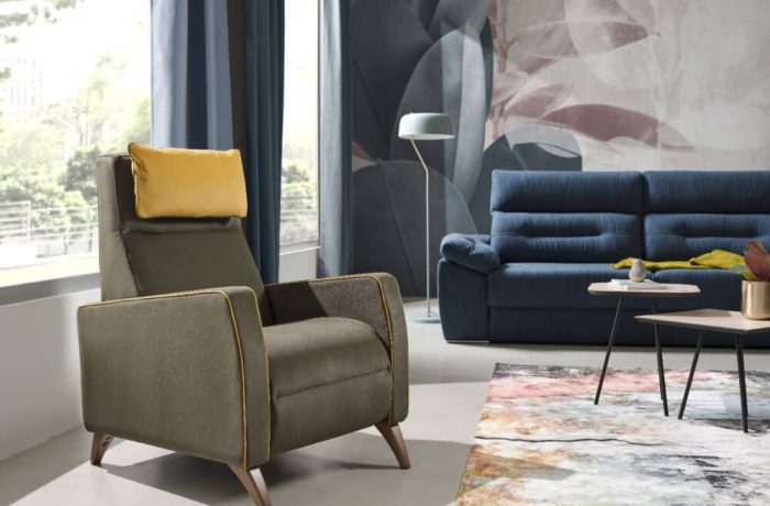 Acomodel ZARA con un cojín